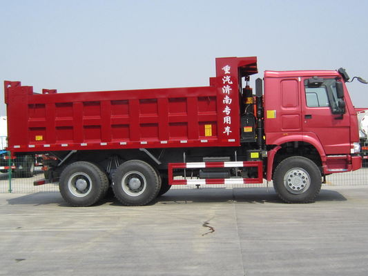 トラック25トンのZZ3257N3647B 10の荷車引きのユーロ2 SINOTRUKのダンプカー